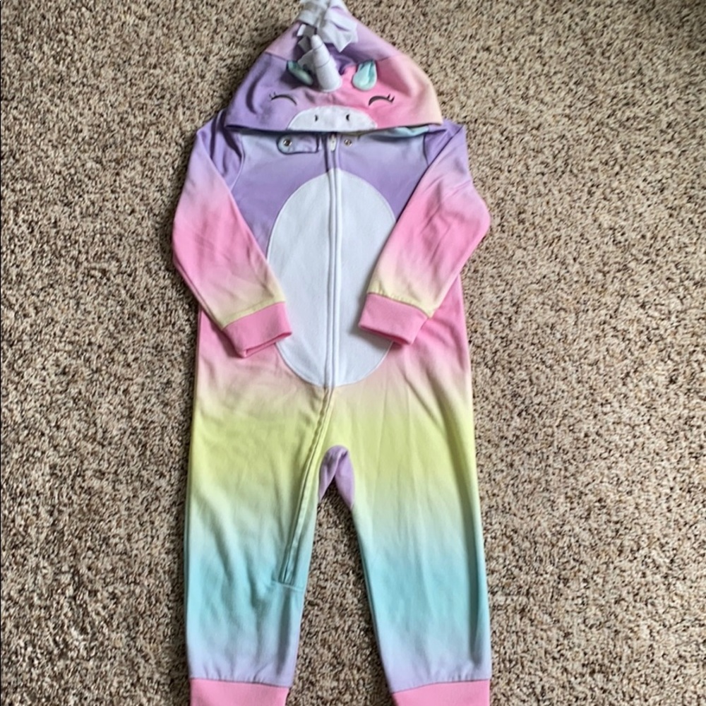 Adorable unicorn front zip pajamas!